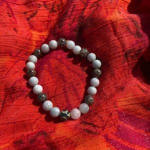 Handmade gray quartz beaded stretch bracelet w geometric quartz accent beads
